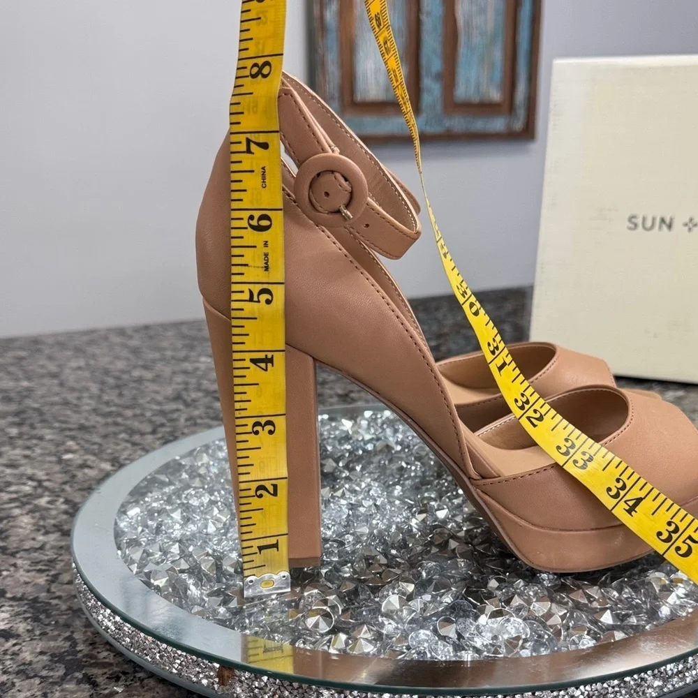 Sun + Stone Reeta nude Women's Beige Ankle Strap platform chunky Heels NEW 9.5